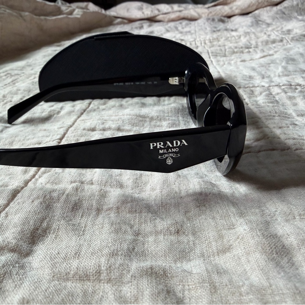 Prada Milano Sunglasses W/Case Black PR 26ZS 16K08Z Oval Cat Eye Made In Italy - Picture 11 of 11